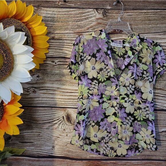 "Sag Harbor " Woman's shirt sleeve sheer top Size: PM Pre-owned - Picture 1 of 6